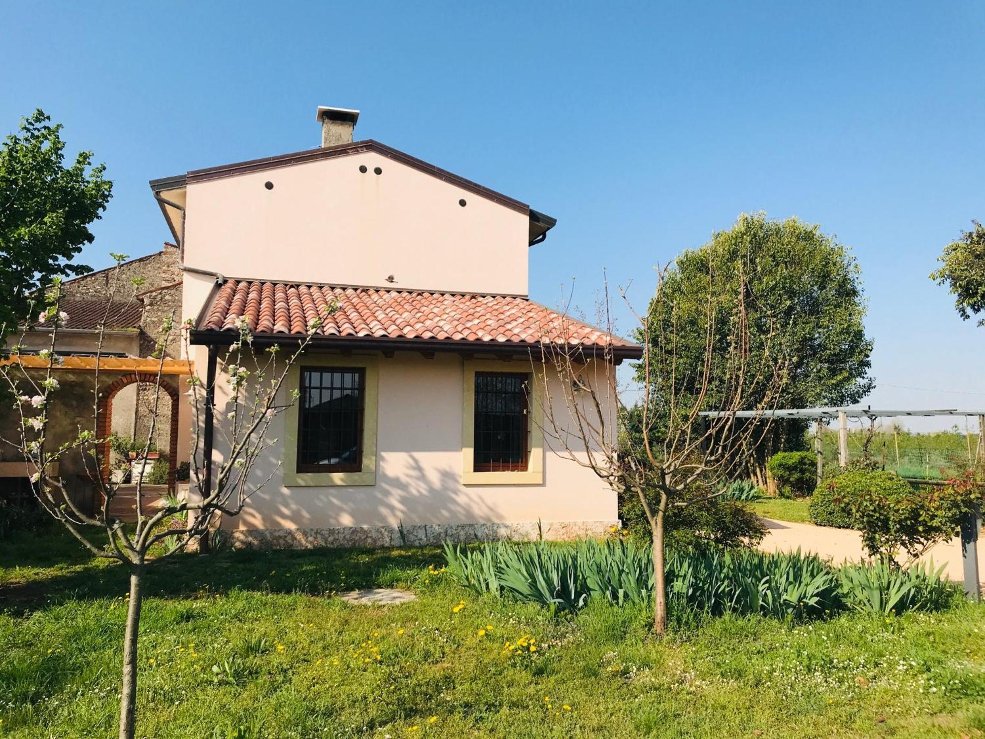 Una Casa Di Campagna Доссобуоно Экстерьер фото